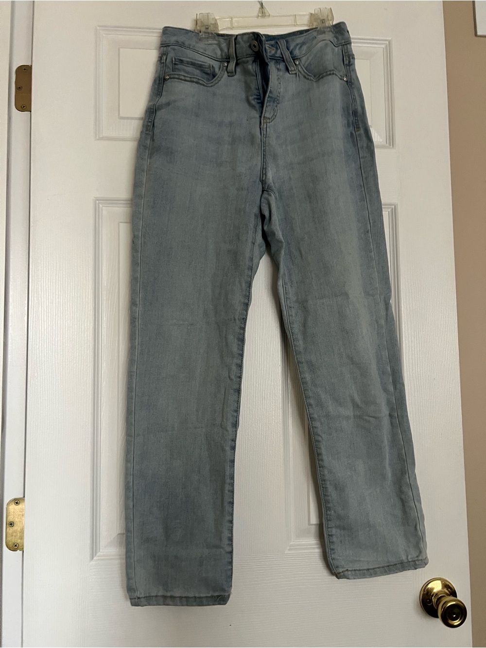 Women's Light Wash Straight-Leg Jeans
